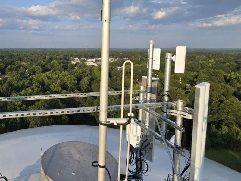 Alabama Lightwave Nokia AZQC small-cell sectors mounted on a water tank in central Alabama by Vertical Axis.